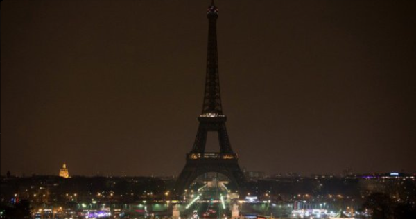Sin duda la imagen de la Torre Eiffel ha sido la más compartida en las últimas horas.