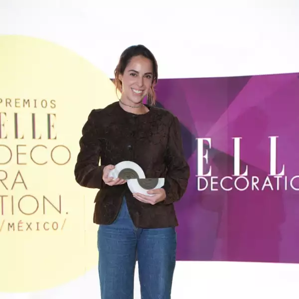 Maika Palazuelos al recibir su premio.