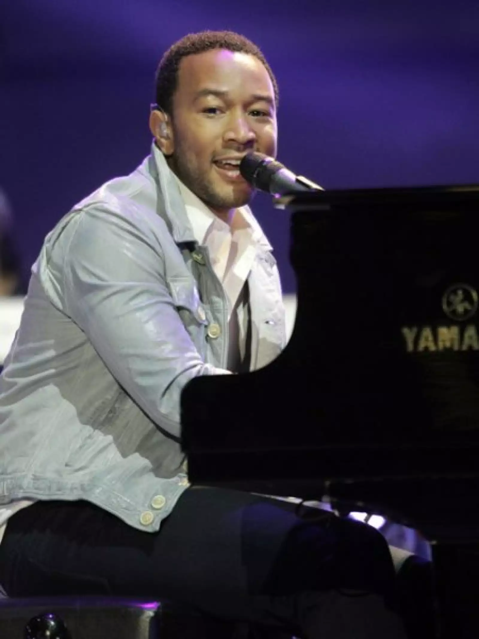 John Legend al piano.