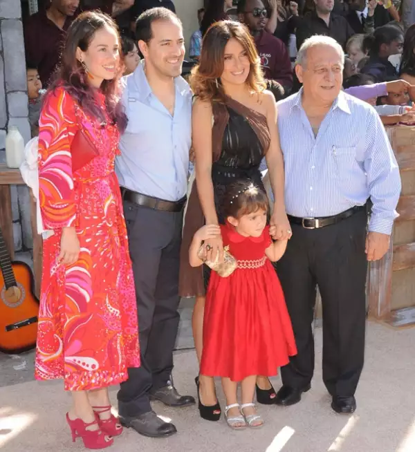 Dani Villegas, Sami Hayek, Salma Hayek, Valentina Paloma y Sami Hayek (papá).