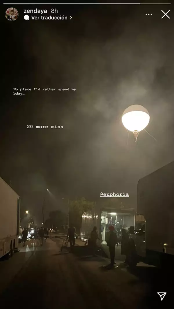 Zendaya inició su cumpleaños trabajando en el set de la serie 'Euphoria' de HBO.