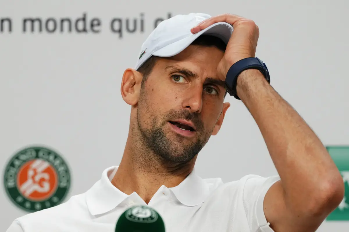Djokovic es baja de Roland Garros por lesión