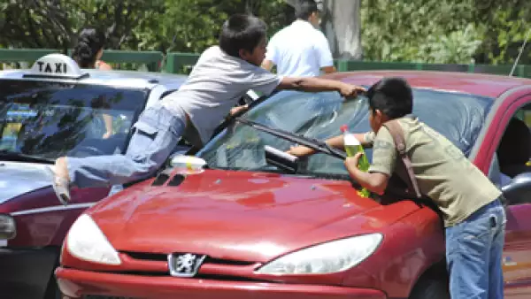 La falta de acceso a la educación y a oportunidades de trabajo contribuye a la brecha salarial en México. (Foto: Cuartoscuro)