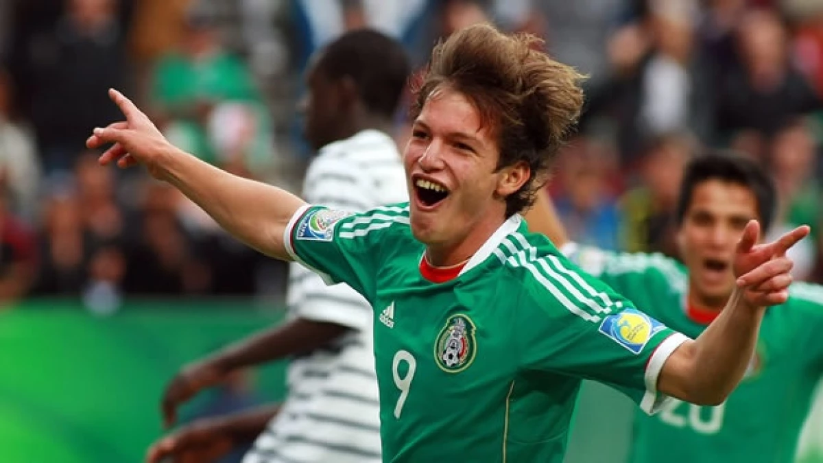 Carlos Fierro festeja el segundo gol contra Francia