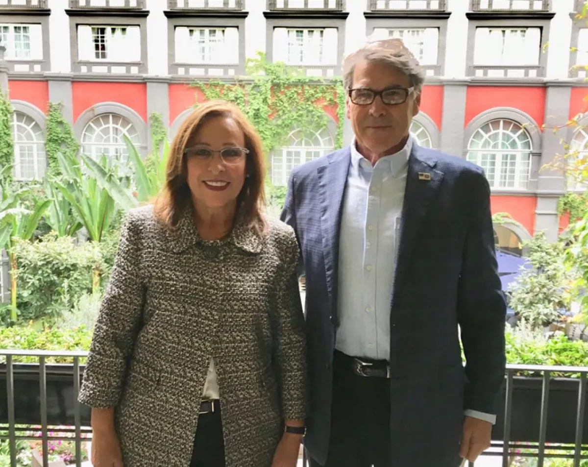 Rocío Nahle Rick Perry