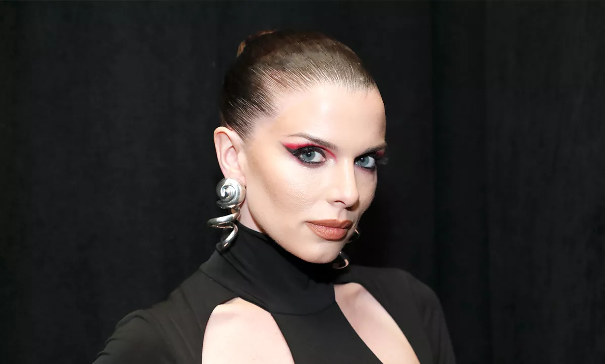 julia fox amiga anna delvey