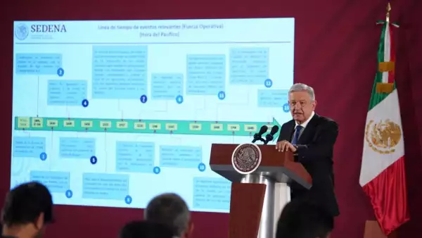 AMLO coronel verde.jpg