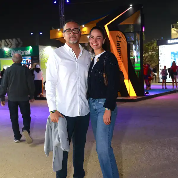 Francesco y Nicole Arzate 