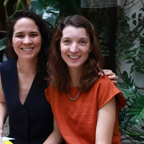 Alejandra Terán y Daniela Rivero 