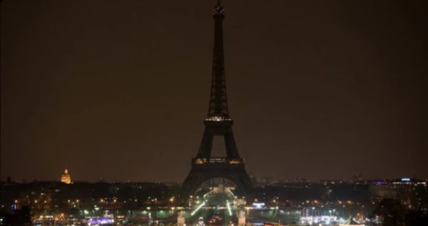 Sin duda la imagen de la Torre Eiffel ha sido la más compartida en las últimas horas.