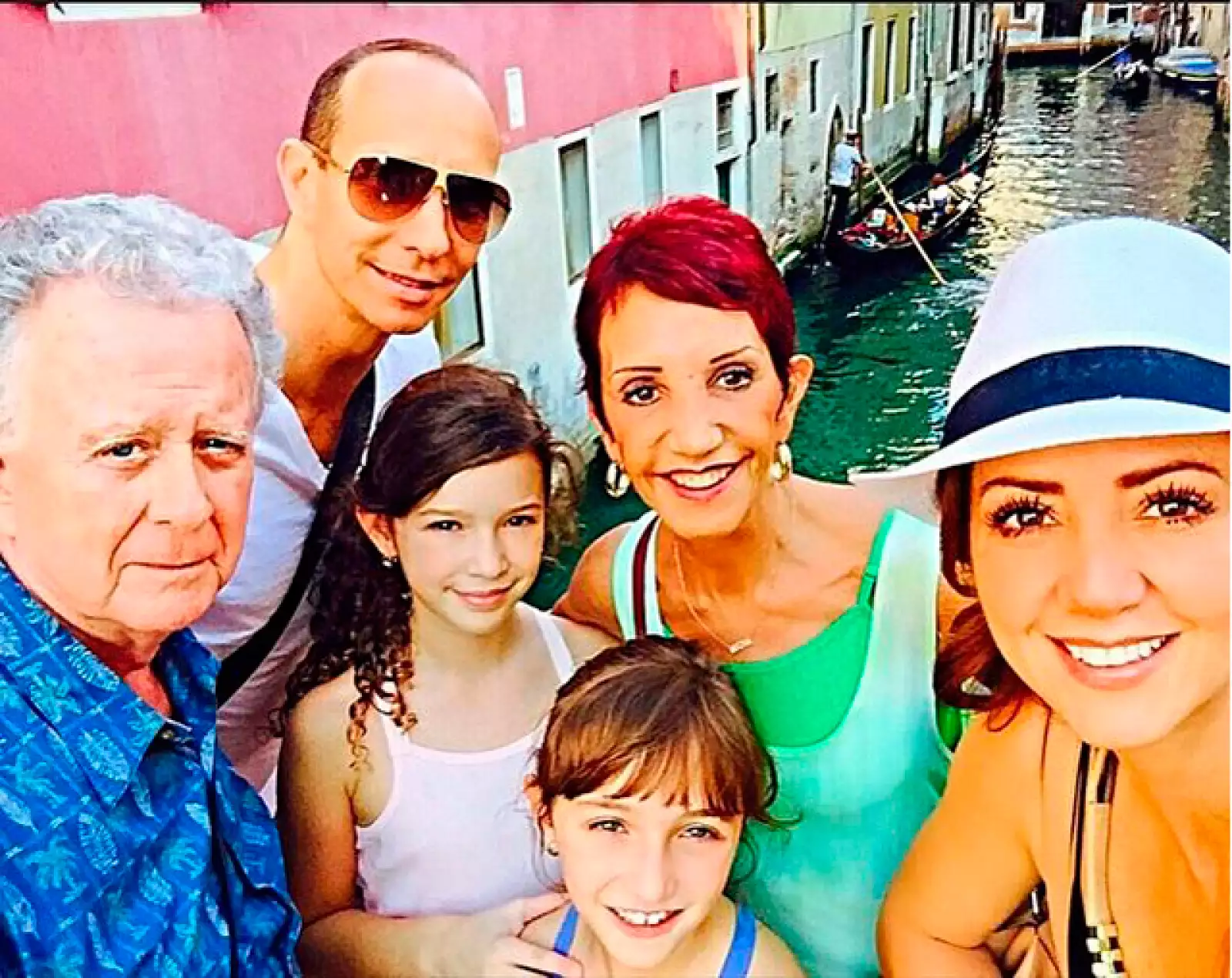 La familia disfrutó de una paseo en Góndola, obligado en toda visita a Venecia.