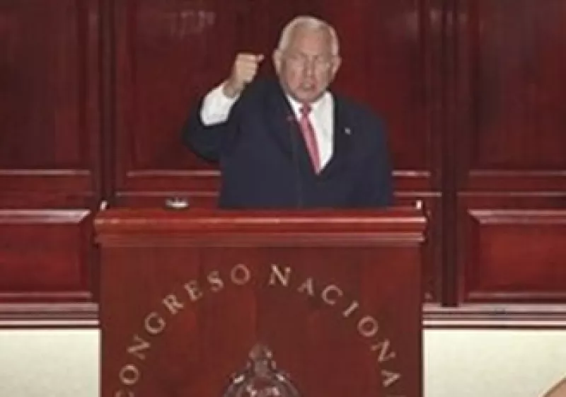 Roberto Micheletti juró el domingo como nuevo mandatario de Honduras. (Foto: AP)