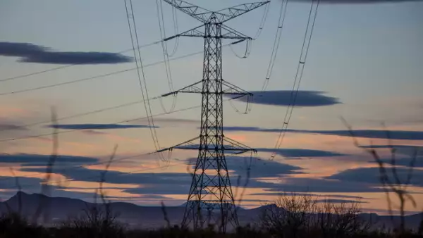 La producción industrial cae en febrero 