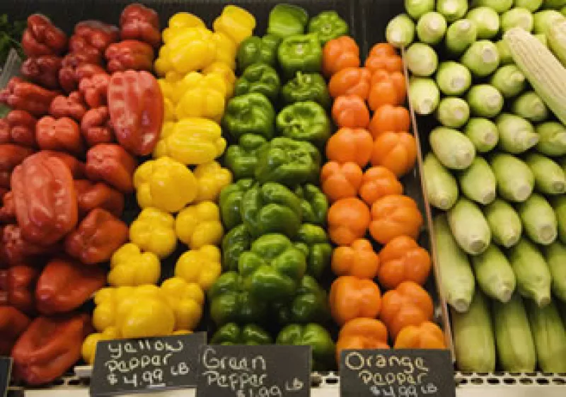 El BM señaló que el alza en los precios de los alimentos está relacionada con el incremento en el costo del crudo. (Foto: Photos to Go)