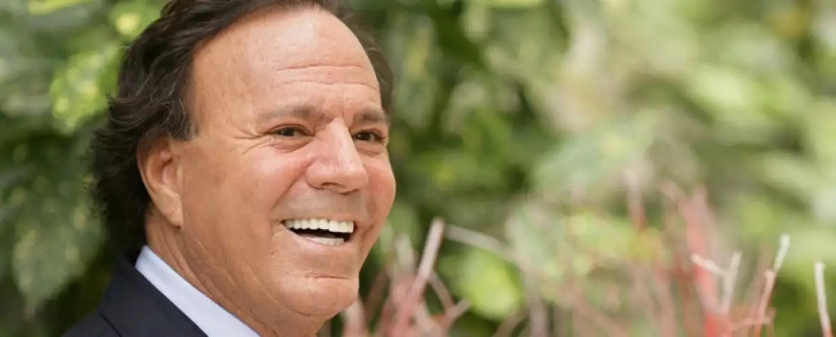 Julio Iglesias tiene 67 años.