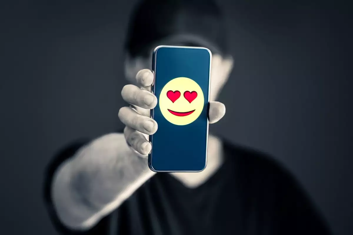 ‘You’ no es ficción; el lado oscuro de los príncipes azules digitales