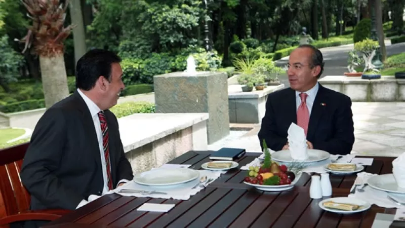 Calderón se reúne con Moreira