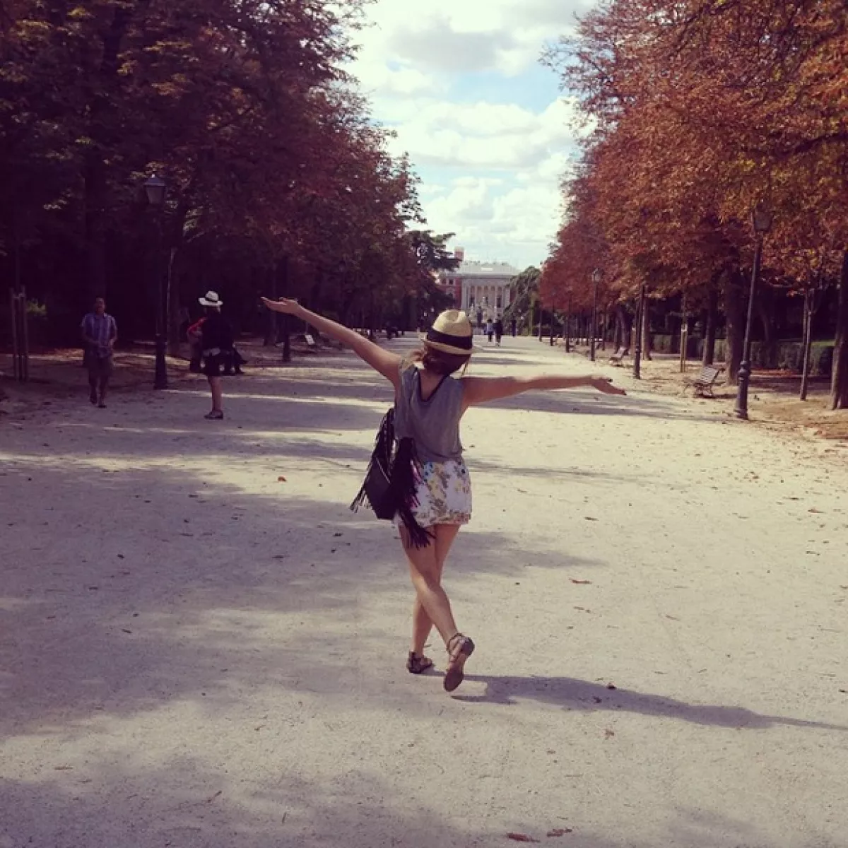 La actriz compartió esta imagen disfrutando la tarde en el famoso Parque del Retiro de la ciudad.