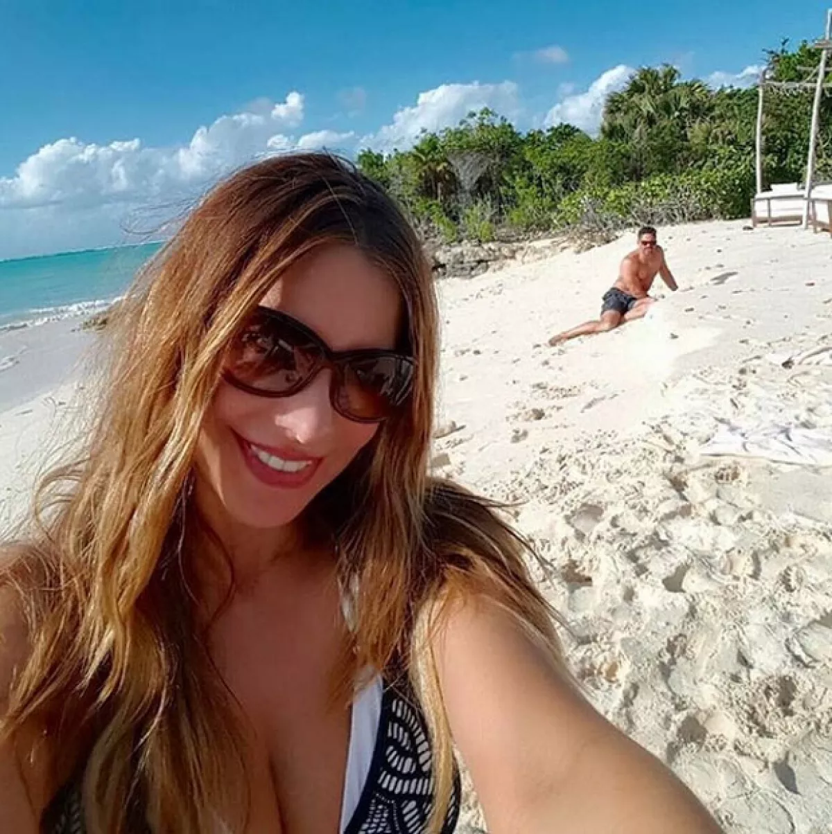 Mientras Joe perseguía un cangrejo, Sofía aprovechó para tomarse una selfie.