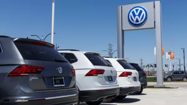 Volkswagen México pacta con sindicato alza salarial