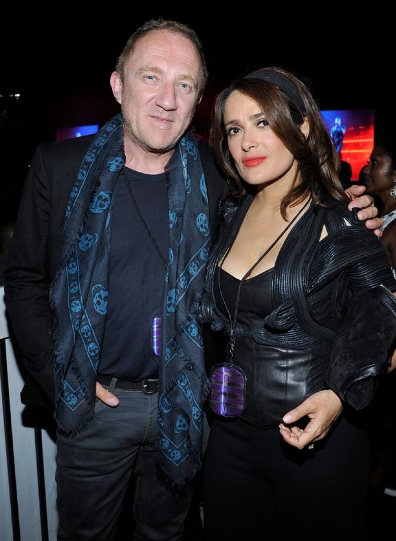 La mexicana y su esposo lucieron románticos en el concierto de los cantantes en California.