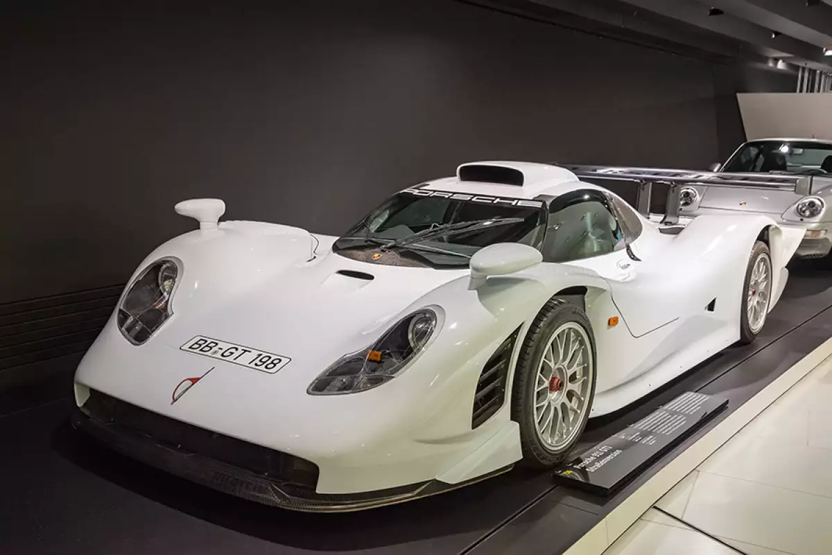911 GT1