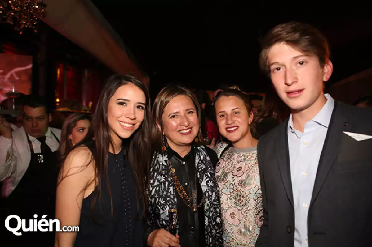 Natalia Castellano, Xochitl Gálvez, Diana Gálvez y Juan Pablo Gálvez