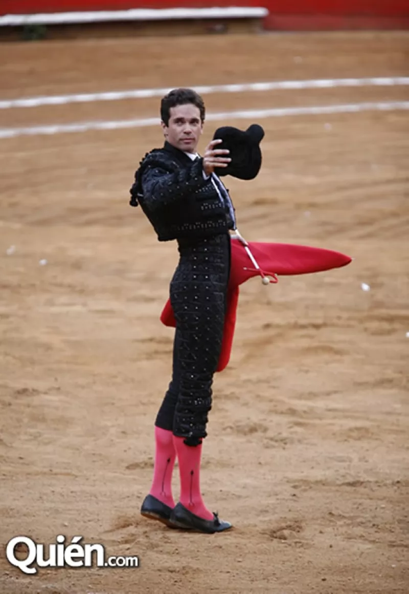 Este fin de semana la vimos en la Plaza de Toros y todo parece indicar que acudió para apoyar a Alejandro Amaya, hijo del empresario Jorge Hank Rhon.