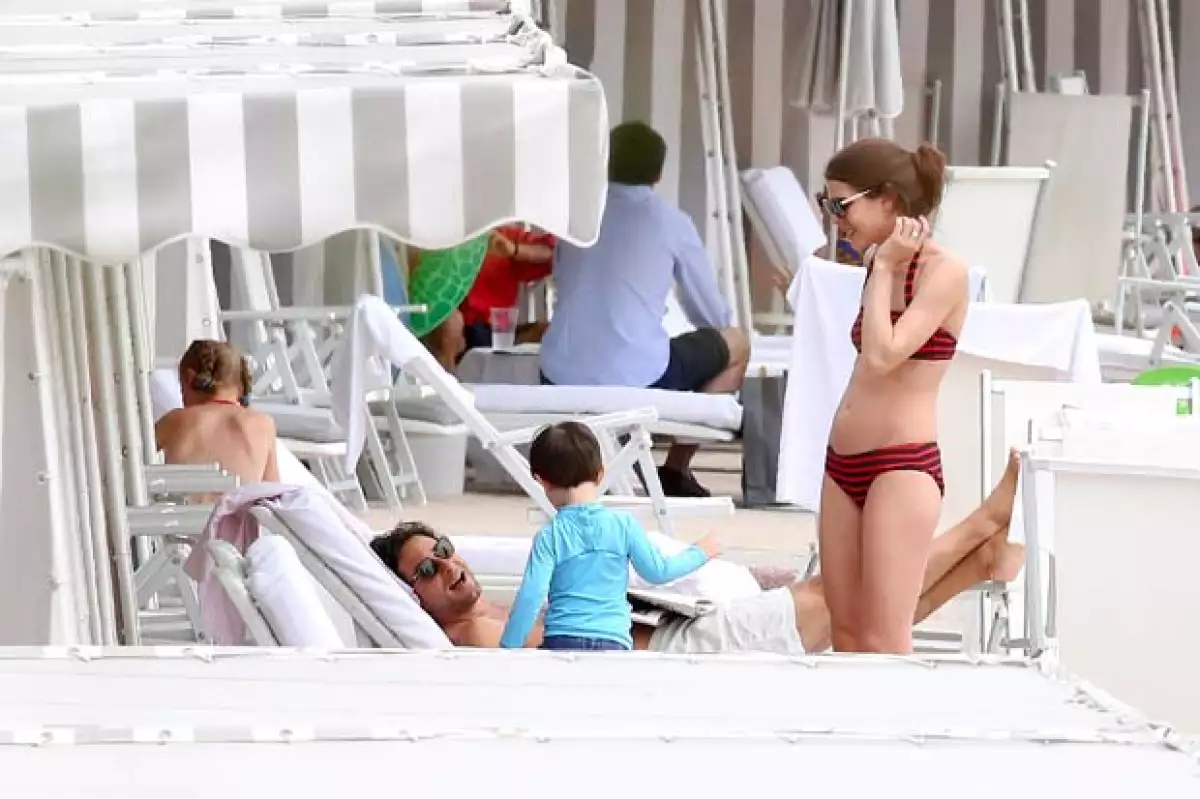 El novio de Carlota también estuvo junto con Carlota y Raphaël.