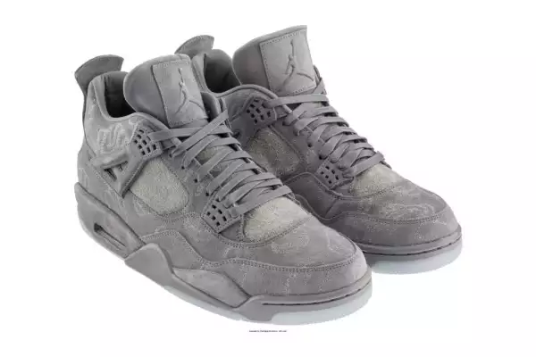 Kaws x Air Jordan 4