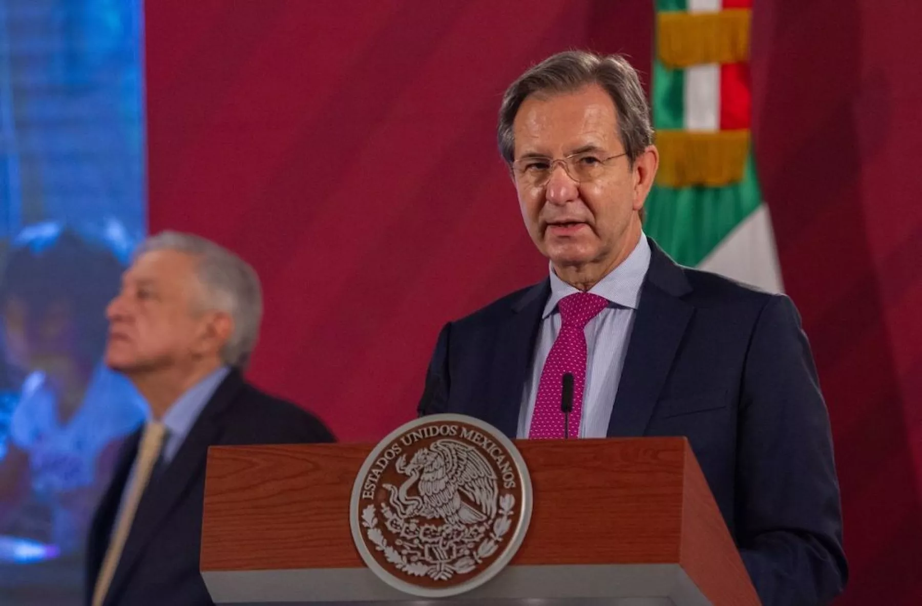 Andrés Manuel López Obrador, presidente de México y Esteban Moctezuma Barragán, secretario de Educación Pública (SEP), durante la conferencia matutina en el Palacio Nacional, donde se dio detalles del regreso a la “Nueva normalidad”