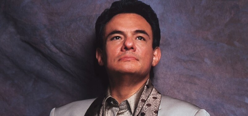El cantante cumple hoy 63 años siendo un ícono de la música mexicana. Hicimos una recopilación de sus canciones más conocidas y queridas por todos.