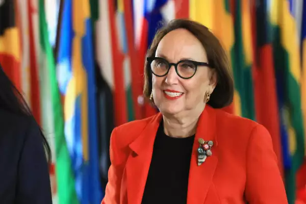 Rebeca Grynspan Mayufis, actual jefa de Comercio y Desarrollo de las Naciones Unidas (ONU) (UNCTAD) y exvicepresidenta de Costa Rica, camina después de una audición como candidata para ser la próxima secretaria general de la ONU el 22 de abril de 2026 en la ciudad de Nueva York.
