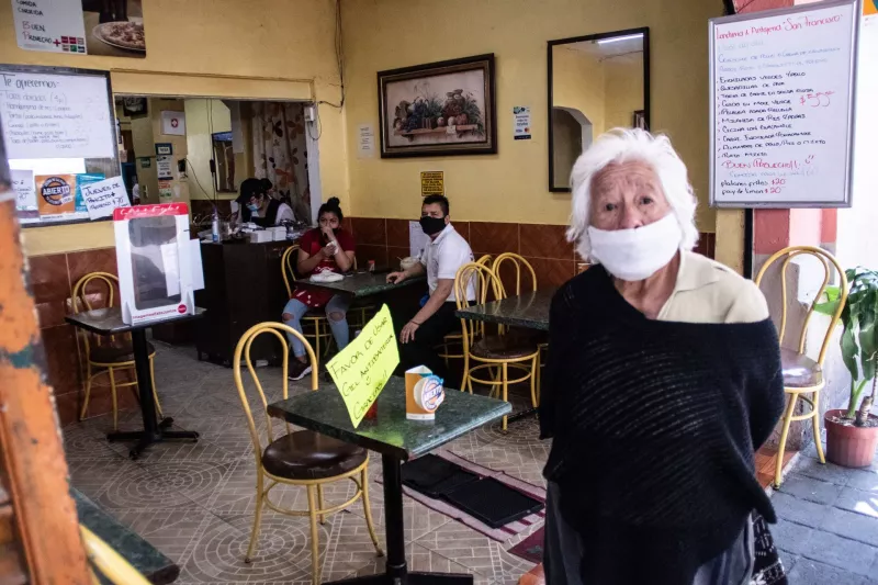 Restaurantes de la colonia Juárez de la alcaldía de Cuauhtémoc, cuenta con pocos comensales; debido a que muchas personas aún no regresan a trabajary gente que pide comida para llevar.
