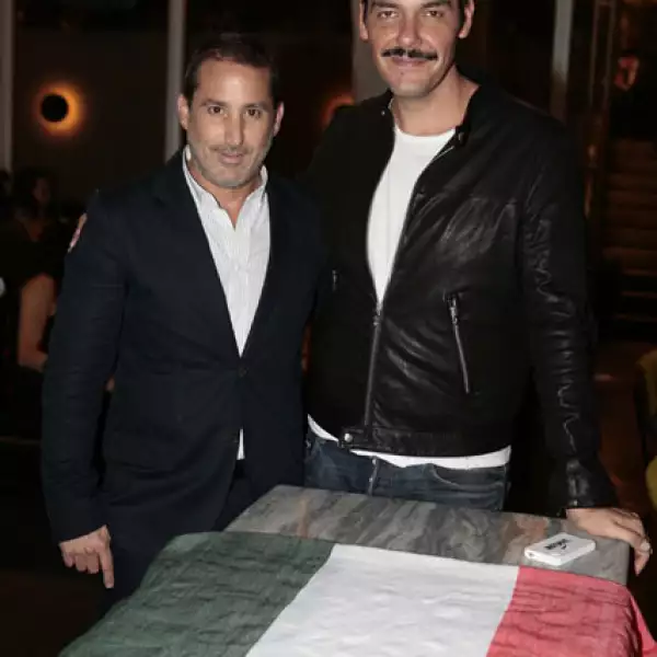 Moisés Micha,Alex Hank