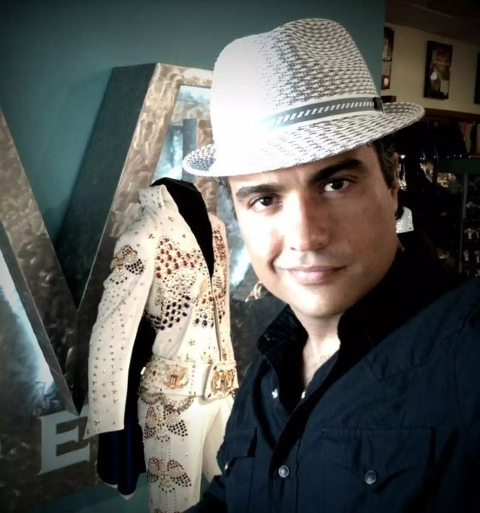 Jaime Camil se fue a Las Vegas y subió esta foto a su Twitter.