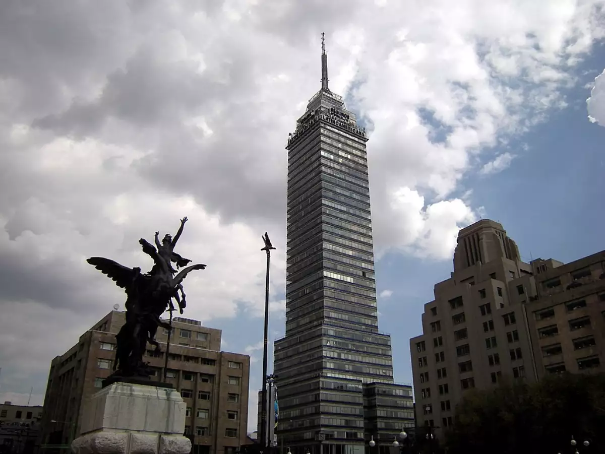 ¿Quién es el dueño de la Torre Latinoamericana, el edificio de 70 años que venció a los sismos de 1985 y 2017?