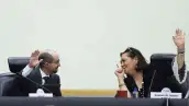 El consejero Arturo Castillo Loza y Guadalupe Taddei Zavala, la presidenta del INE en una sesión del INE. 