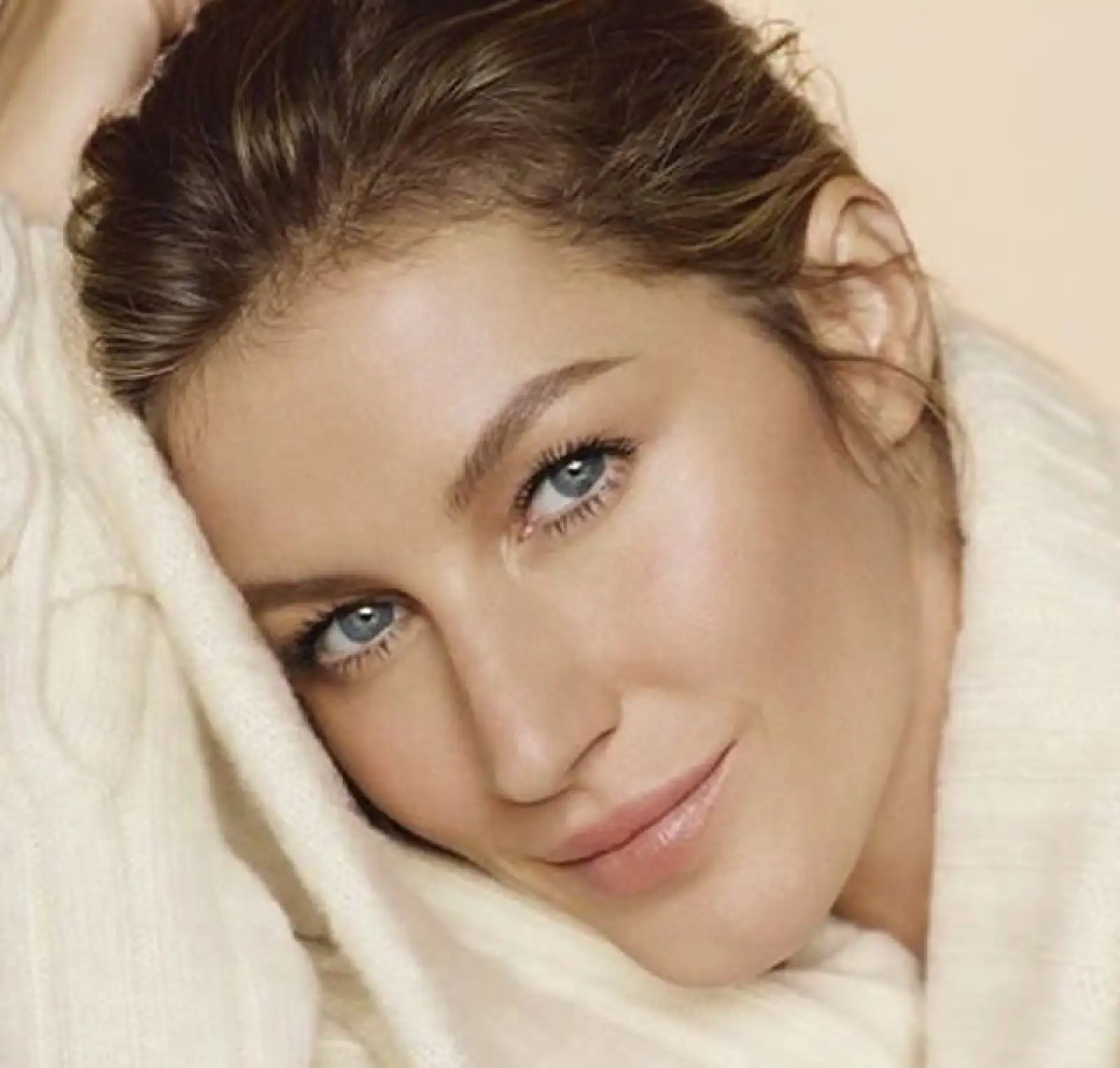 ¿Quién es el único que podría tomar una foto así de buena de Gisele? ¡Mario Testino!