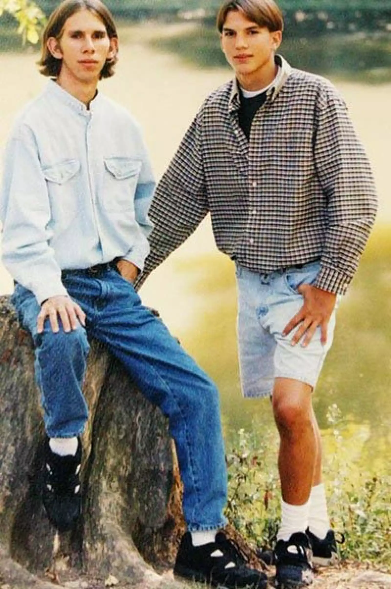 Aunque no son idénticos, Ashton Kutcher tiene a su hermano gemelo, Michael, quien nació con problemas de corazón. En un intento para querer ayudarlo, el actor quiso suicidarse para donarle el vital órgano.