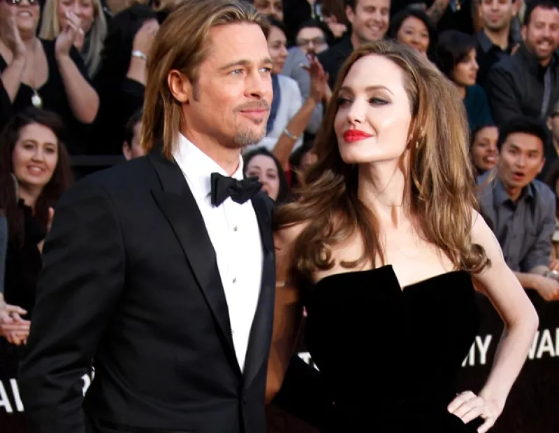 Tras recuperarse de la operación preventiva frente al cáncer, una fuente cercana declaró que la actriz está entusiasmada con su boda y ya no puede esperar para realizarla.