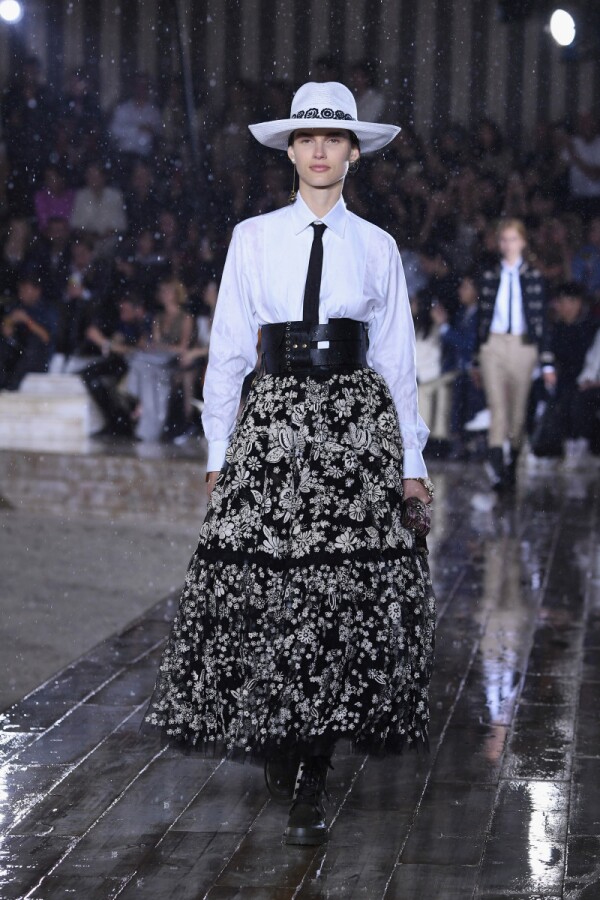 DIOR