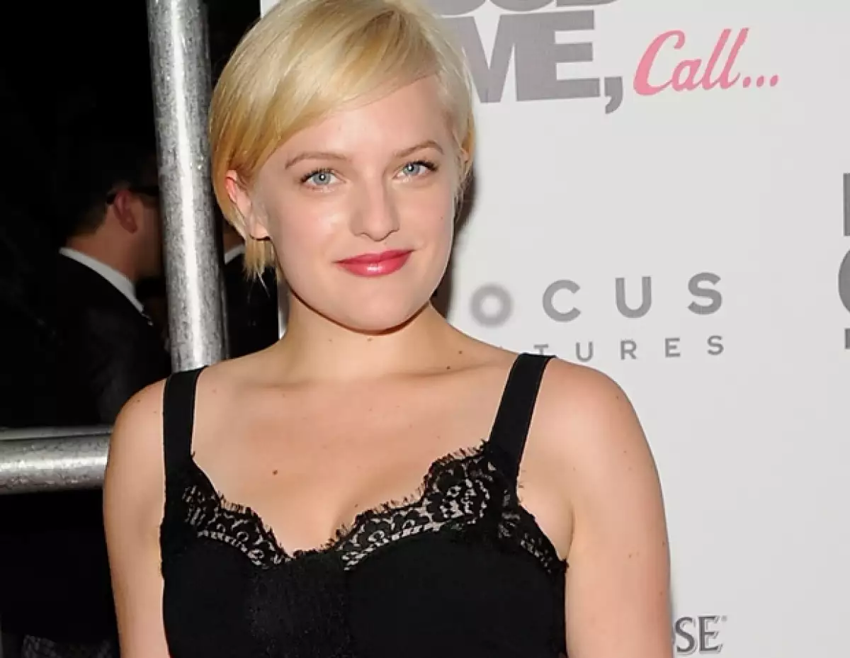 Elisabeth Moss cambia su look a rubio