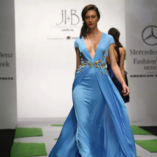 Desfile JL B