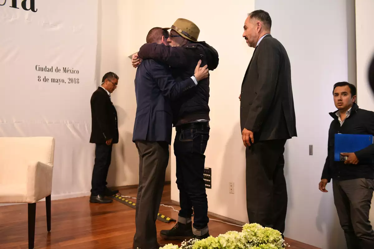 Inaugurando el diálogo 