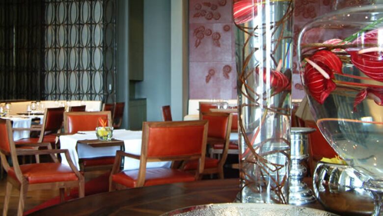 El restaurante Diana es exclusivo de la firma St. Regis. Ofrece cocina de autor bajo el mando del Chef Ejecutivo Jeff Pelaez.