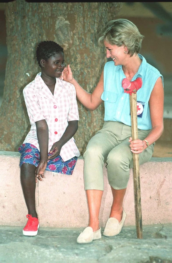 Los icónicos lugares en el mundo en memoria a Lady Di Princesa Diana en Angola