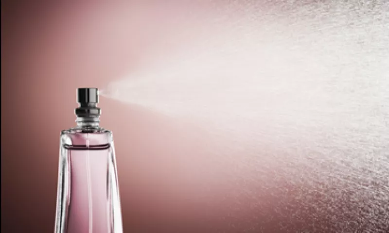 Con la aplicación de aromas en establecimientos se ha observado una mejora de 40% en el humor de los compradores, según The Sense of Smell Institute. (Foto: Getty Images)