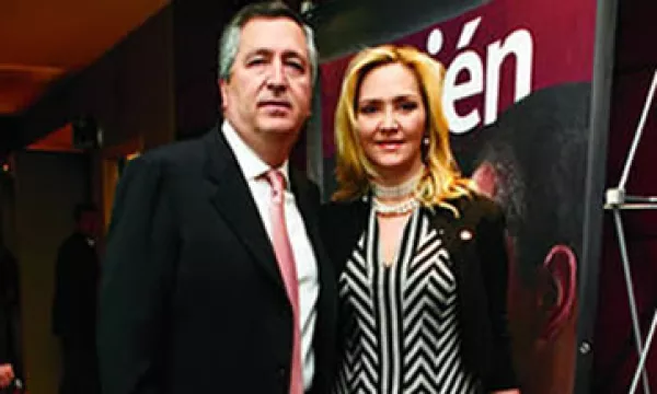 Angélica Fuentes y Jorge Vergara tenían una relación empresarial desde 2007. (Foto: Tomada de quien.com )
