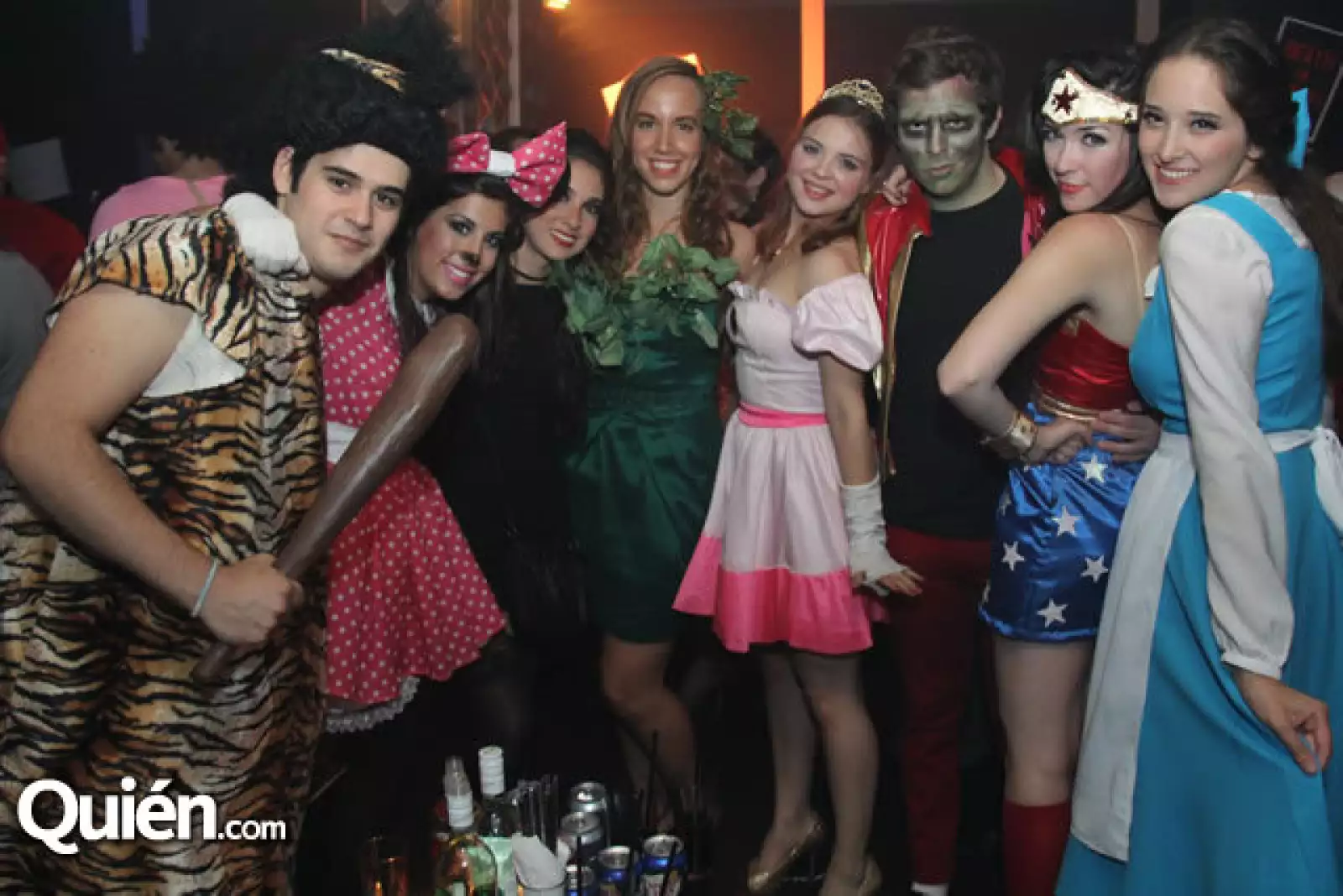 Sebasti%u0301an Gonza%u0301lez,Pamela Ari%u0301as,Mari Fer Eredias,Gaby Herrera,Ale Uriegas,Samual Sabad,Adriana Lo%u0301pez y Gaby Sandoval